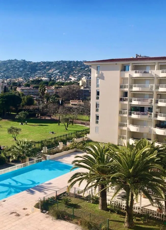 Grand Et Beau 2 Pieces Dans Residence De Standing Antibes
